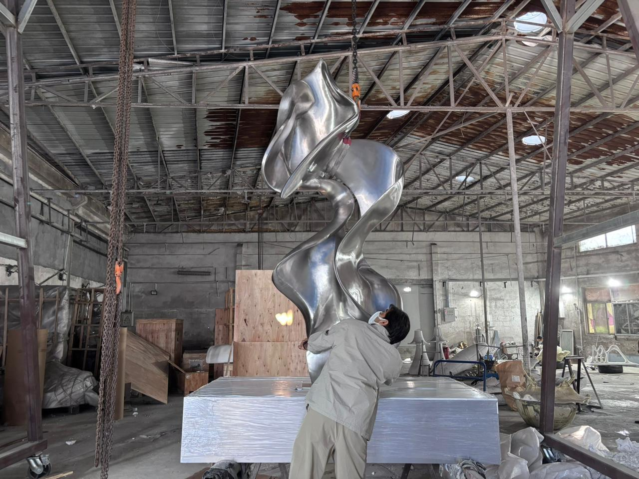 The Role of Sculpture in Contemporary Luxury Architecture