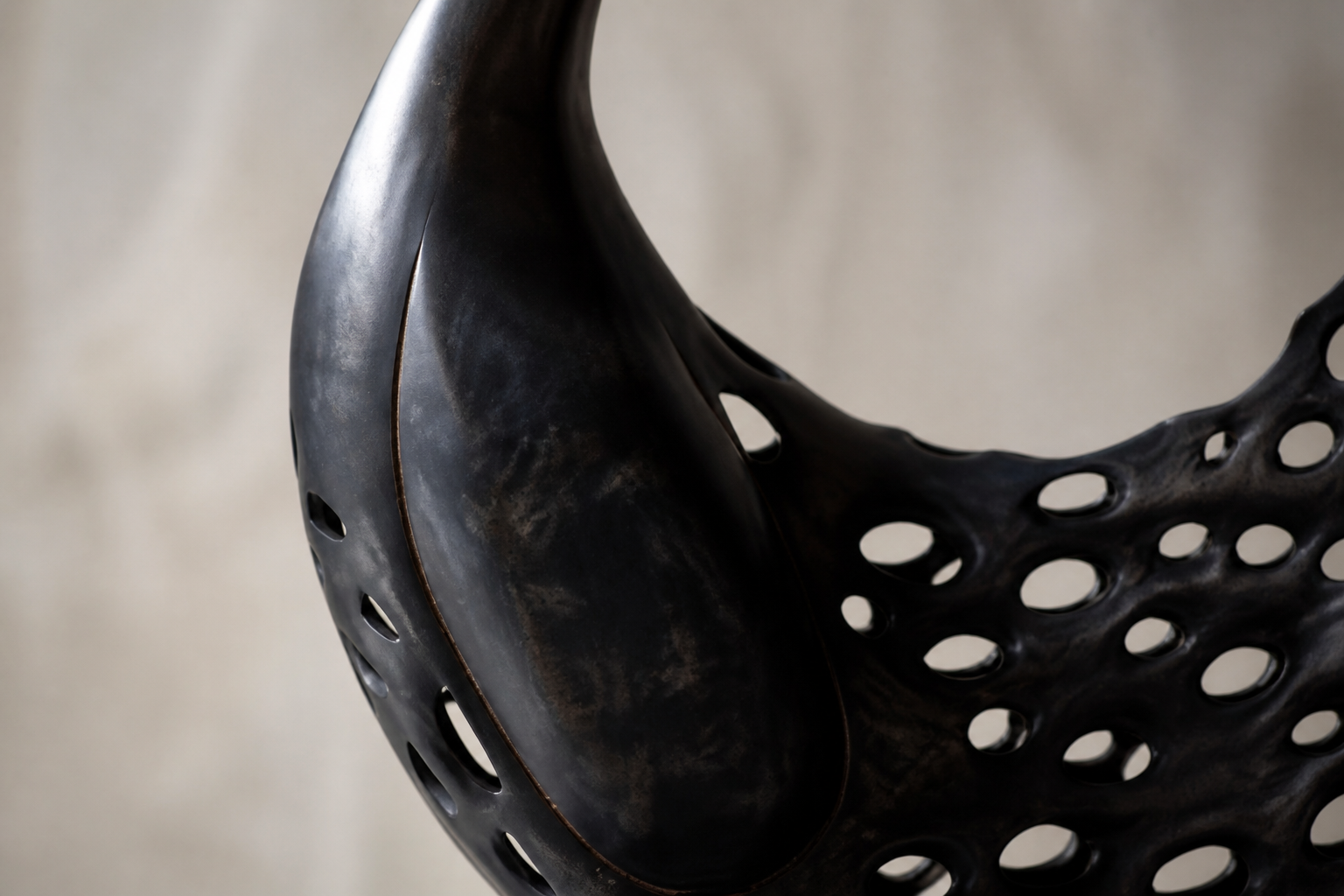 Ramosa — Bronze on Nero Marquina marble sculpture by 1-OPH