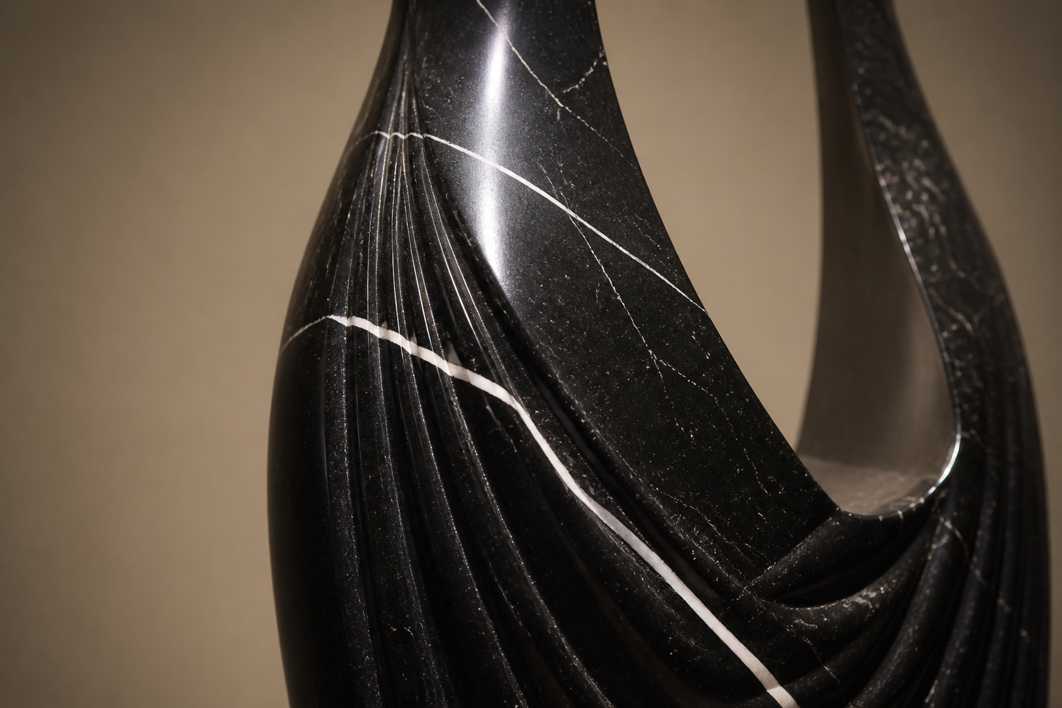 Gesto — stone sculpture by 1-OPH