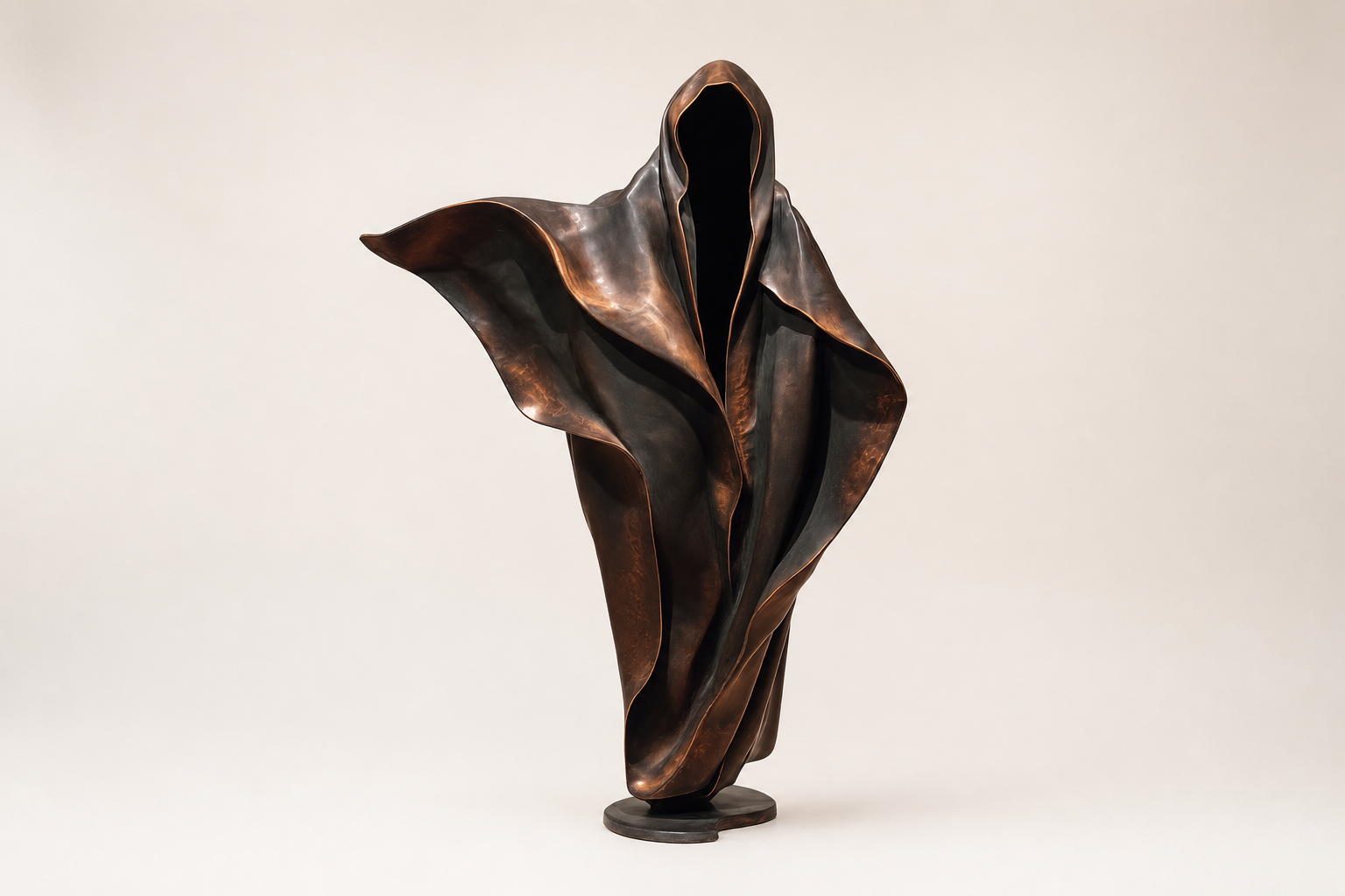 Figura — bronze sculpture by 1-OPH